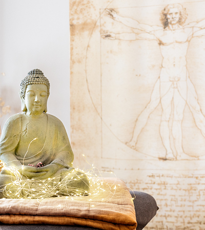 Budda Entspannung mit Bild vitruvianischer Mensch PhysioNatura Wipperfuerth